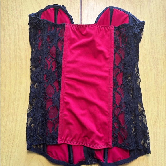 Red and Black Lace Corset Top - Picture 3 of 6